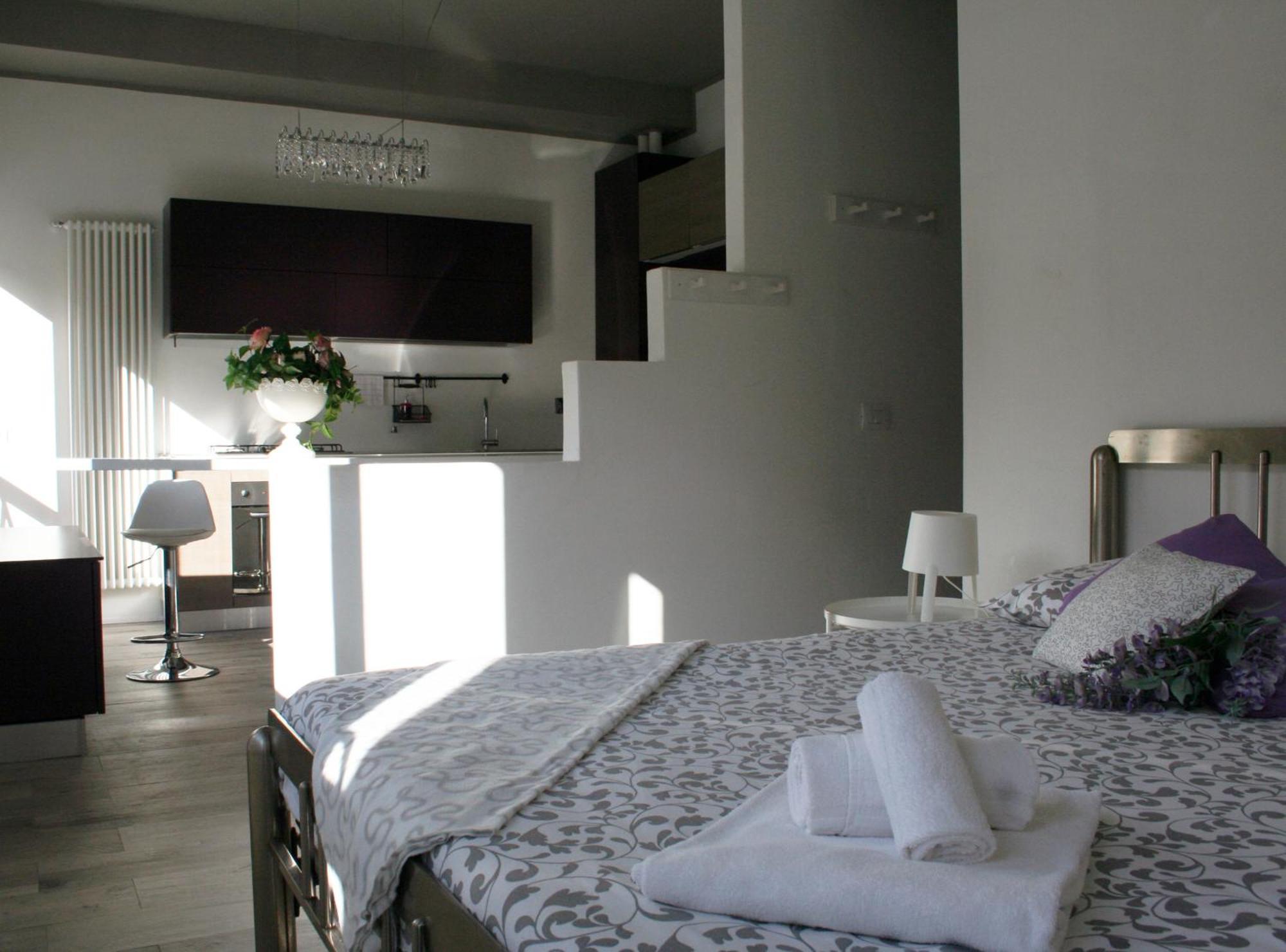 Studio Apartment