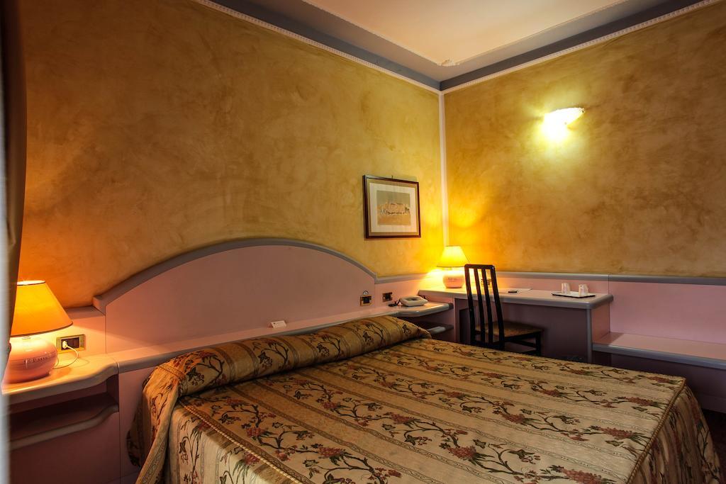Two Connecting Double Rooms,235856301:JPEG
