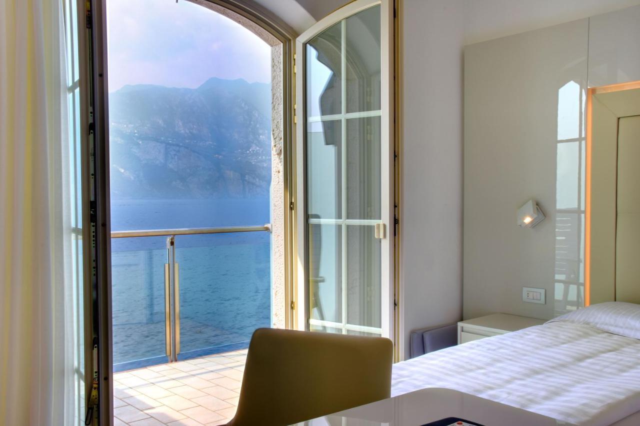 Double or Twin Room with Lake View