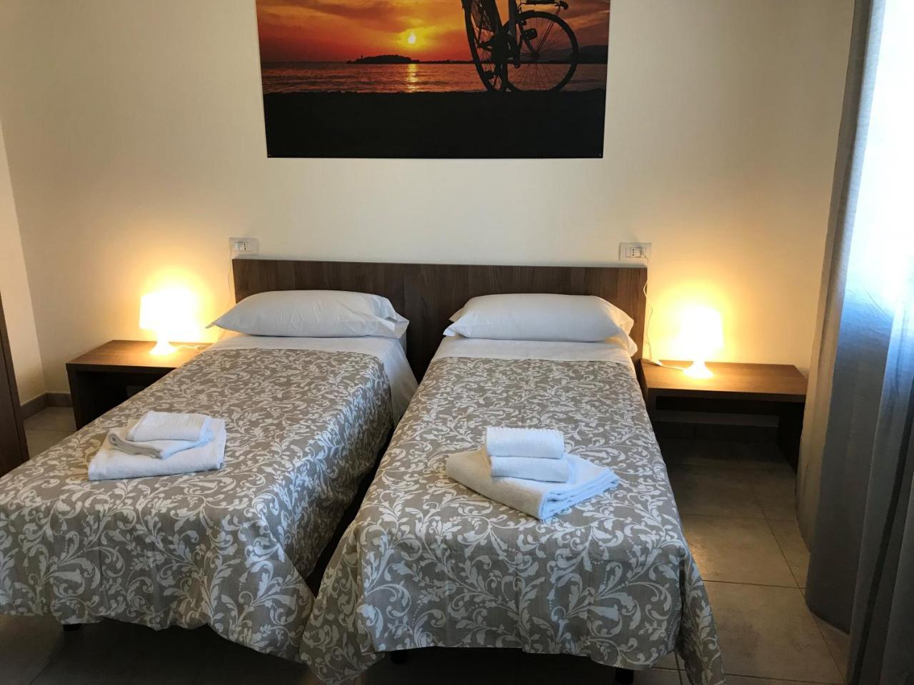 Double or Twin Room Private Bathroom