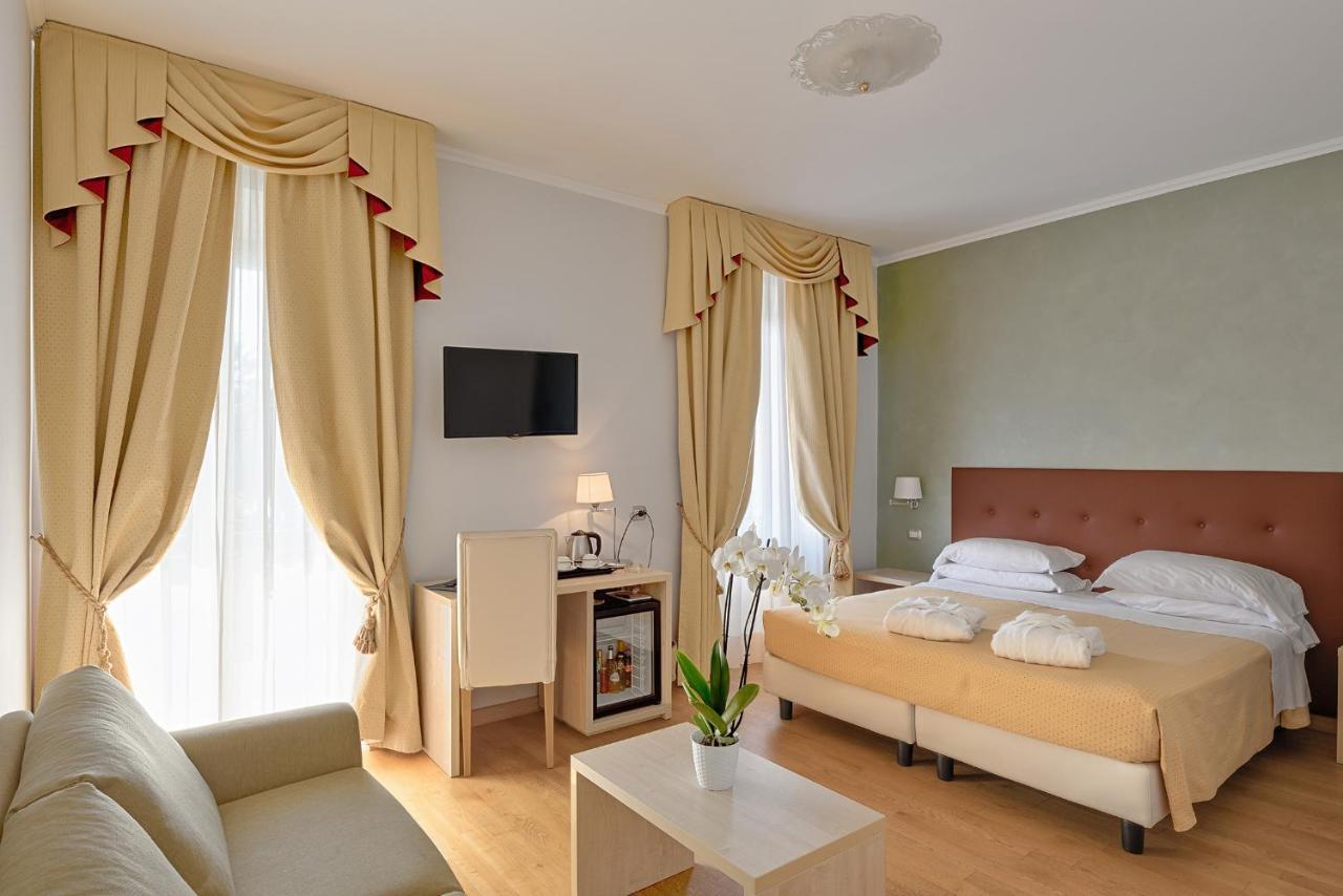Deluxe Double Room Sea Side