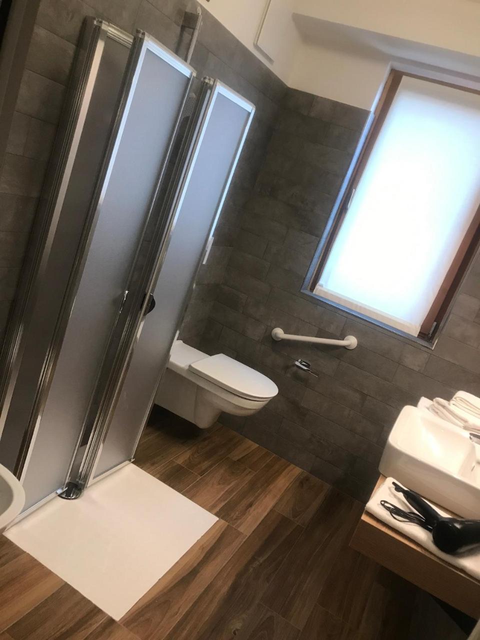 Double or Twin Room Disability Access