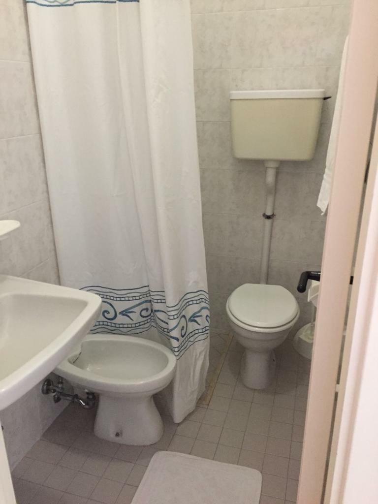 Economy Double or Twin Room,779011923:JPEG