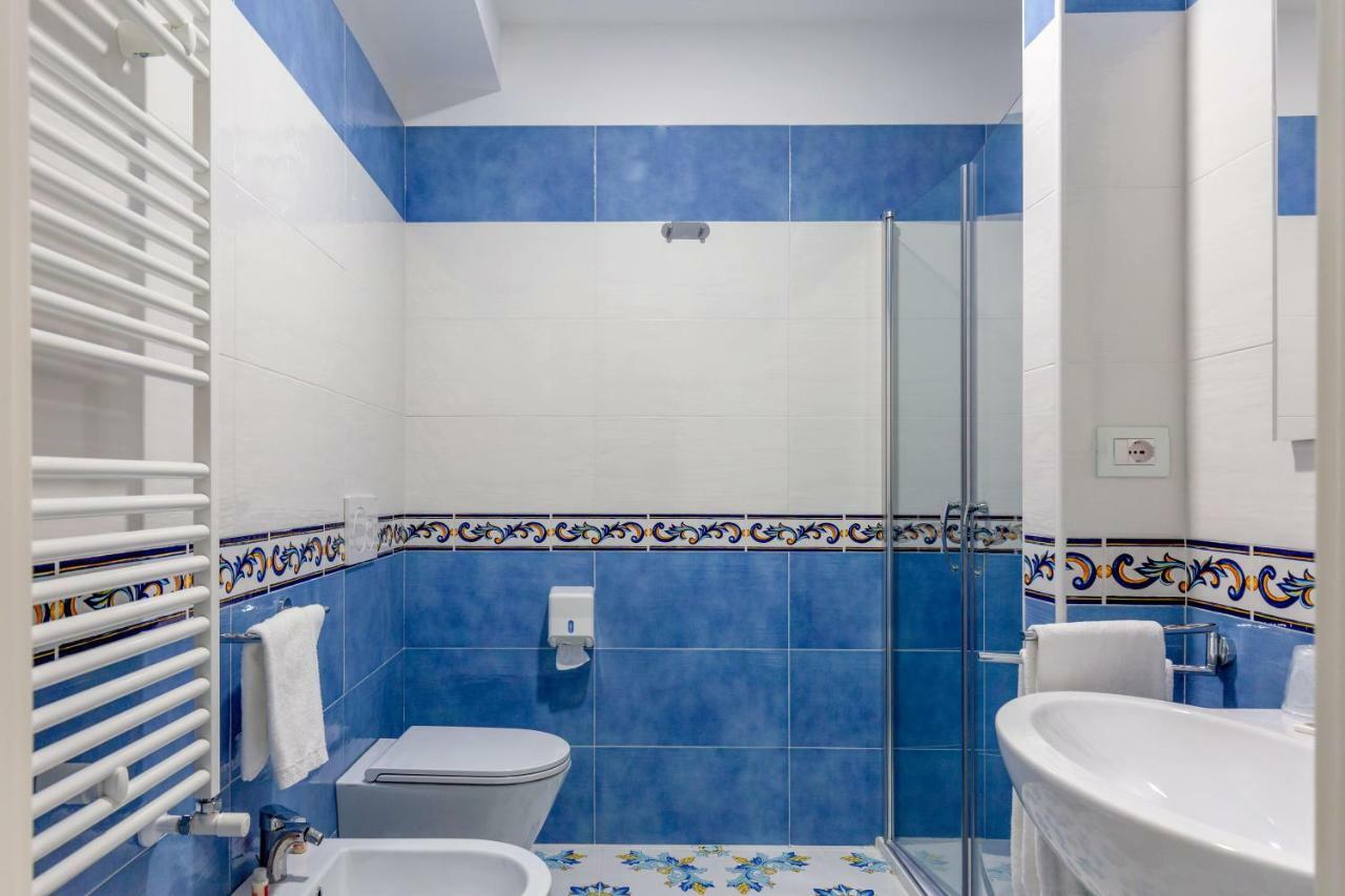 Deluxe Triple Room,780888117:JPEG
