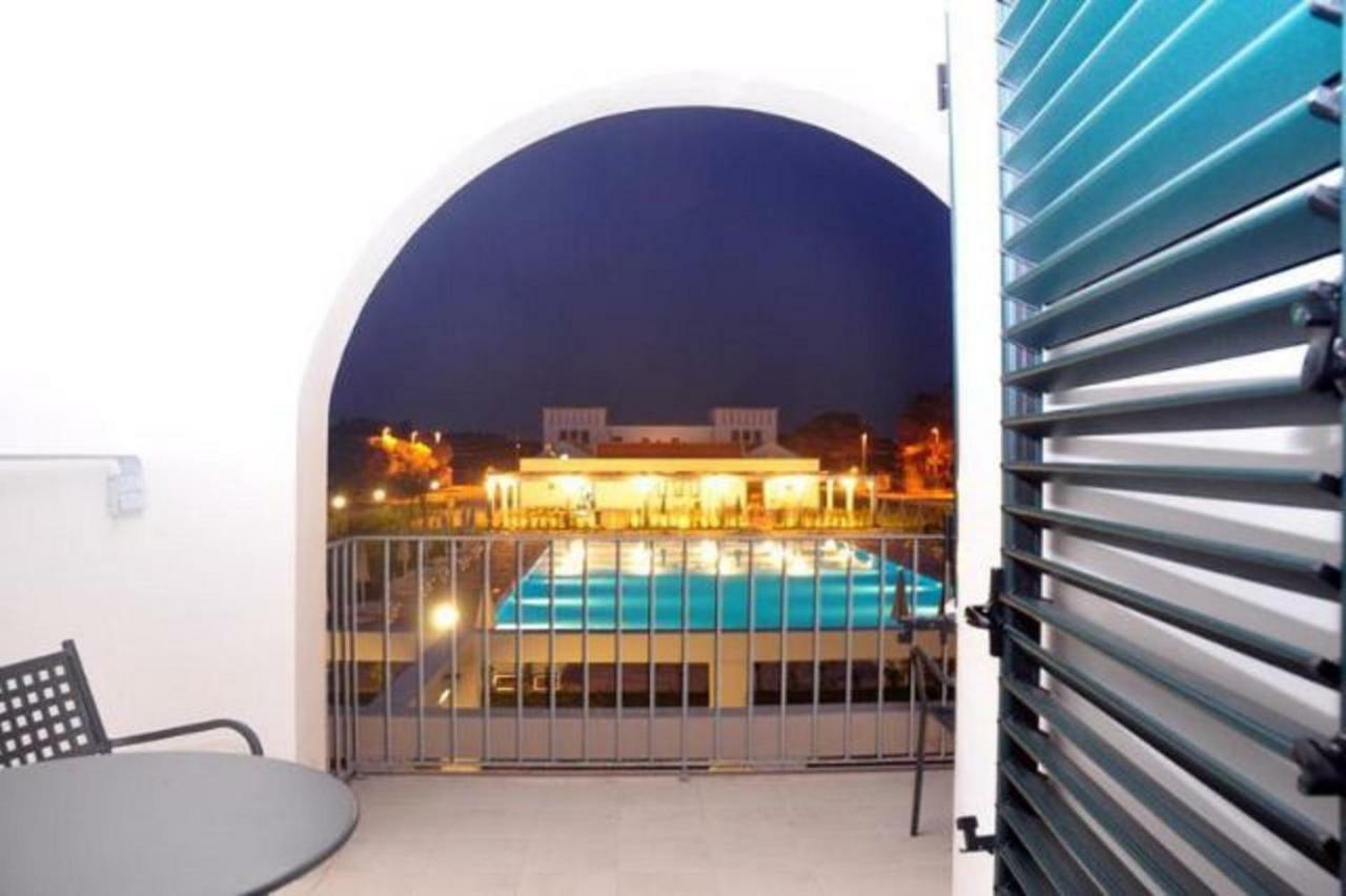 One-Bedroom Apartment Pool View