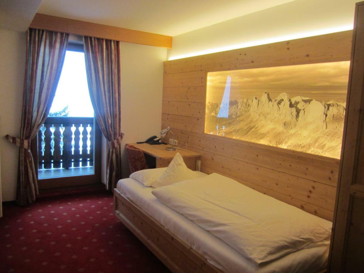 Einzelzimmer mit Balkon