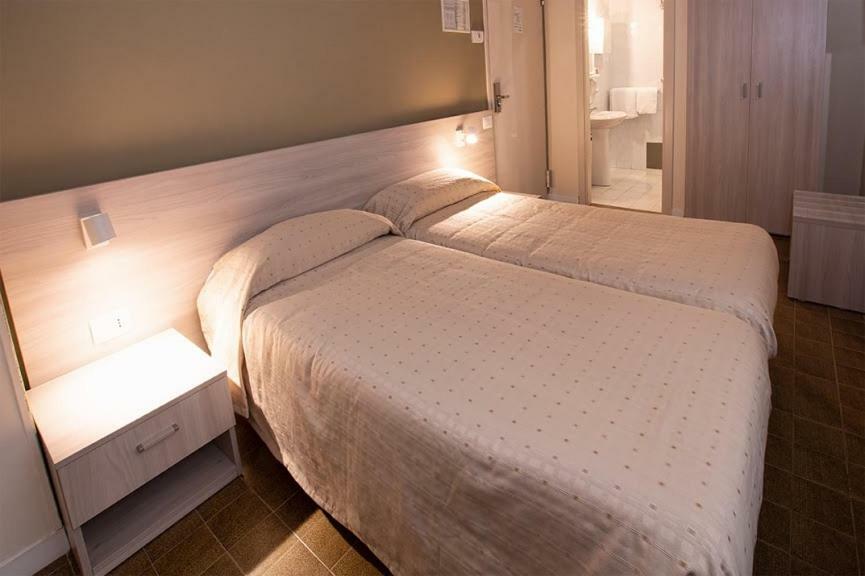 Double or Twin Room,799545975:JPEG
