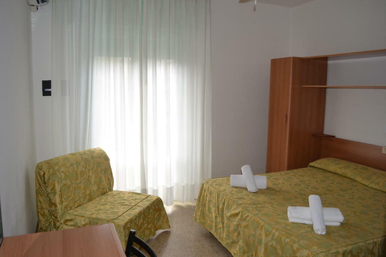 Triple Room,804014796:JPEG