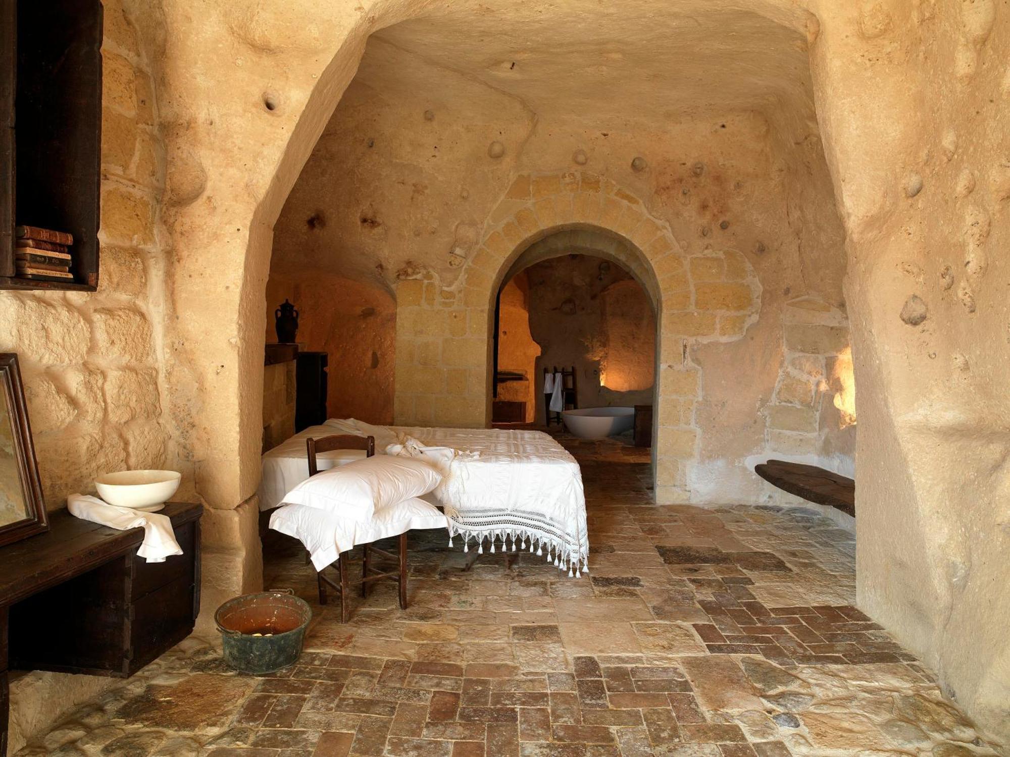 Superior Room Cave