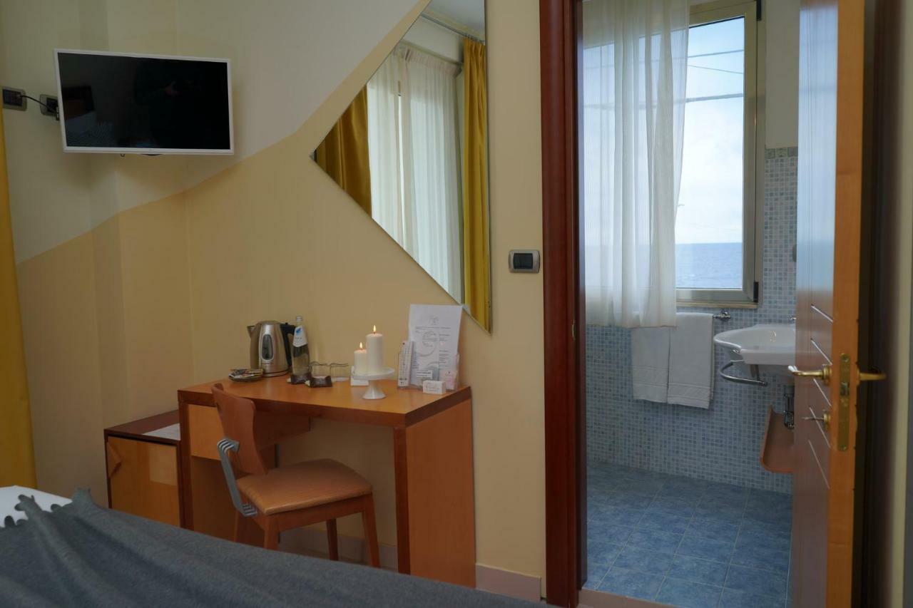 Superior Double Room Balcony Sea View