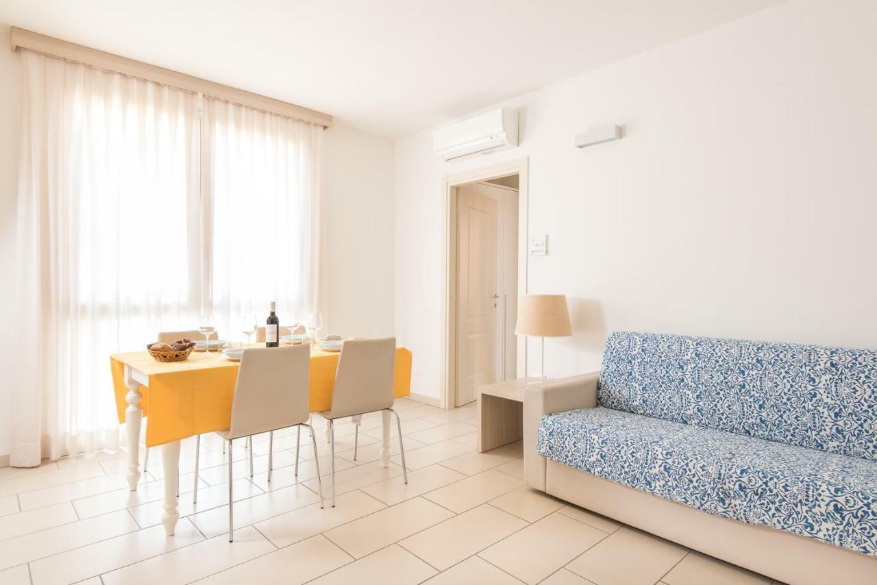One-Bedroom Apartment Sea View