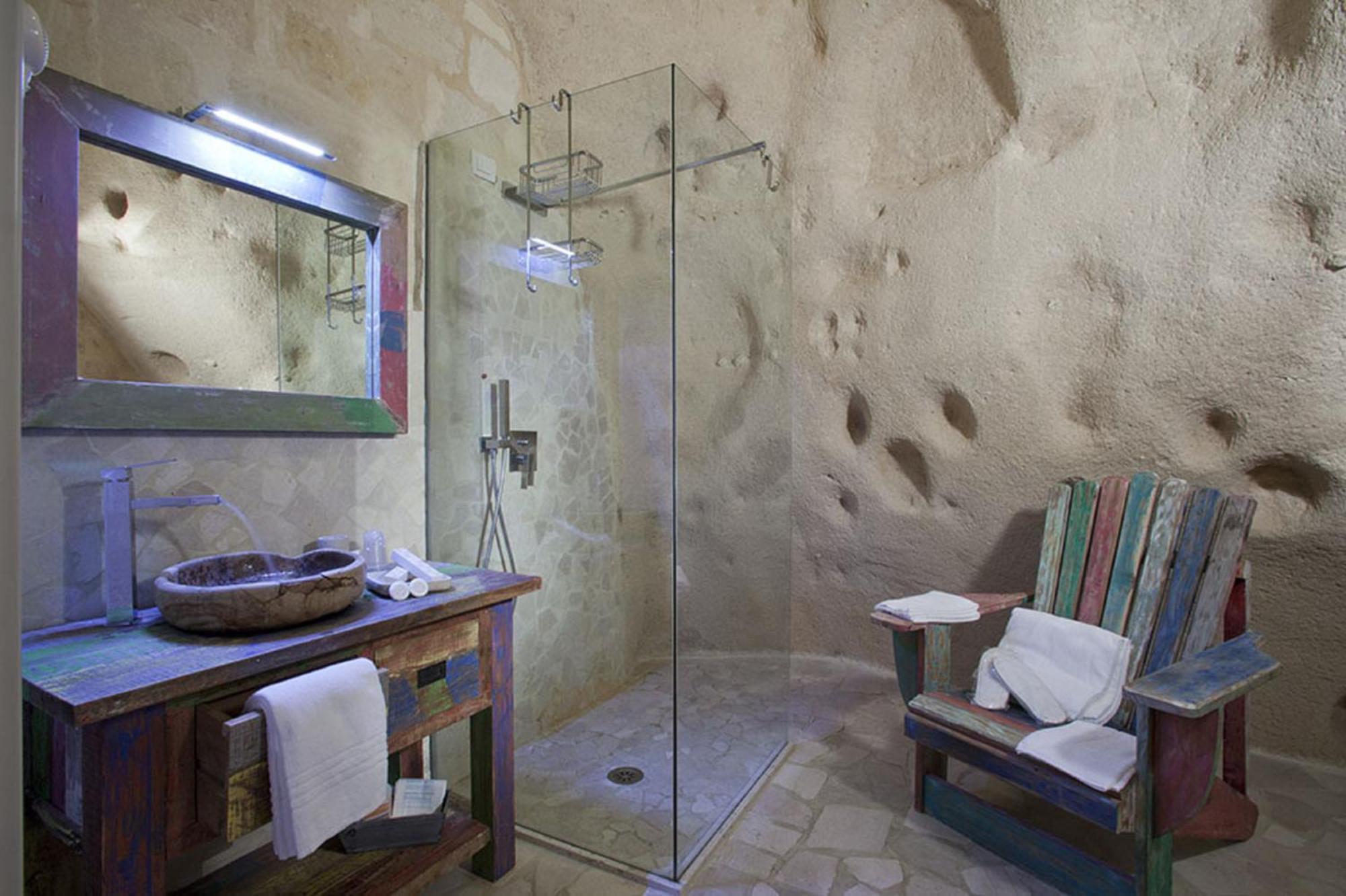 Suite Cave
