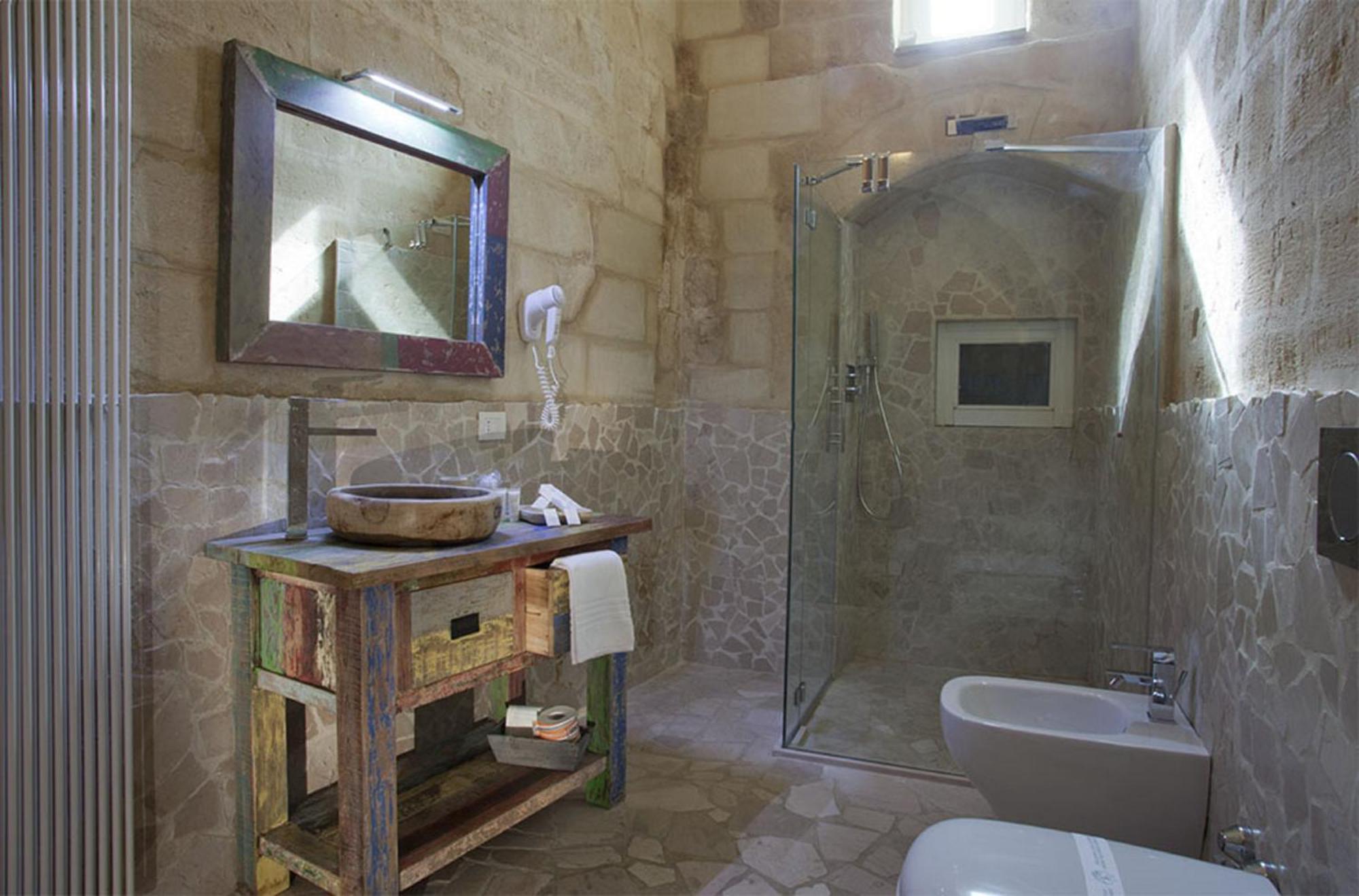 Suite Cave