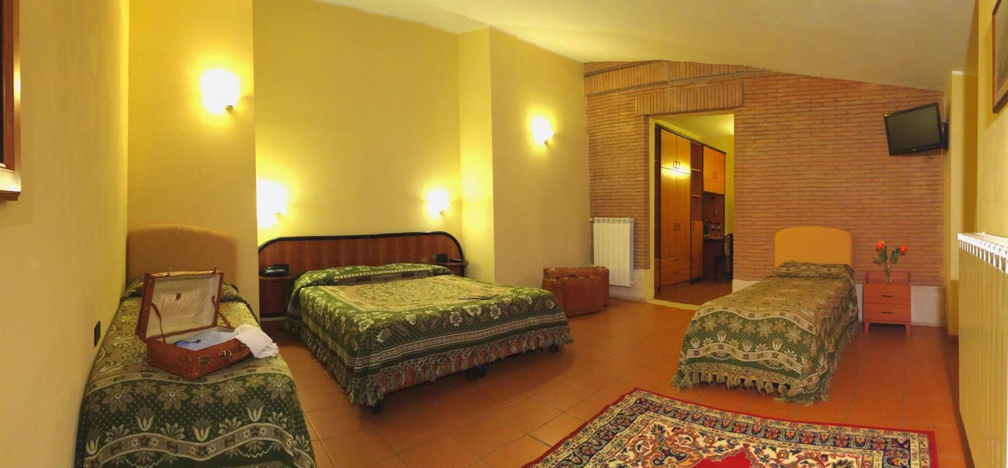 Triple Room