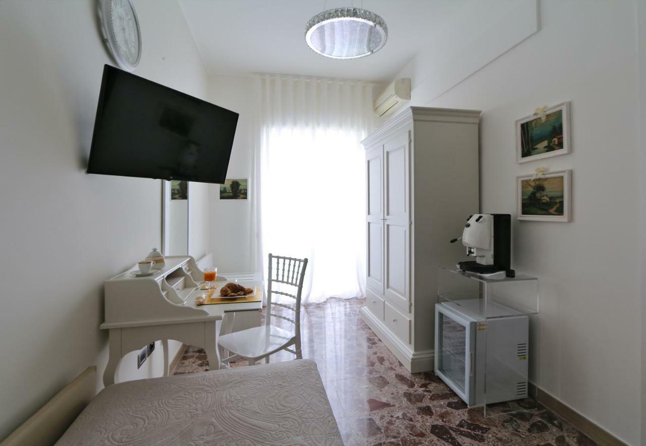 Single Room with Private Bathroom