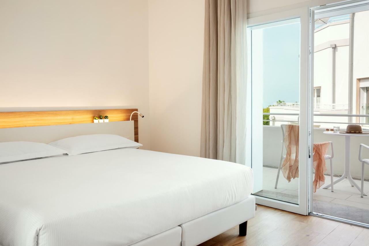 Dreibettzimmer mit Balkon