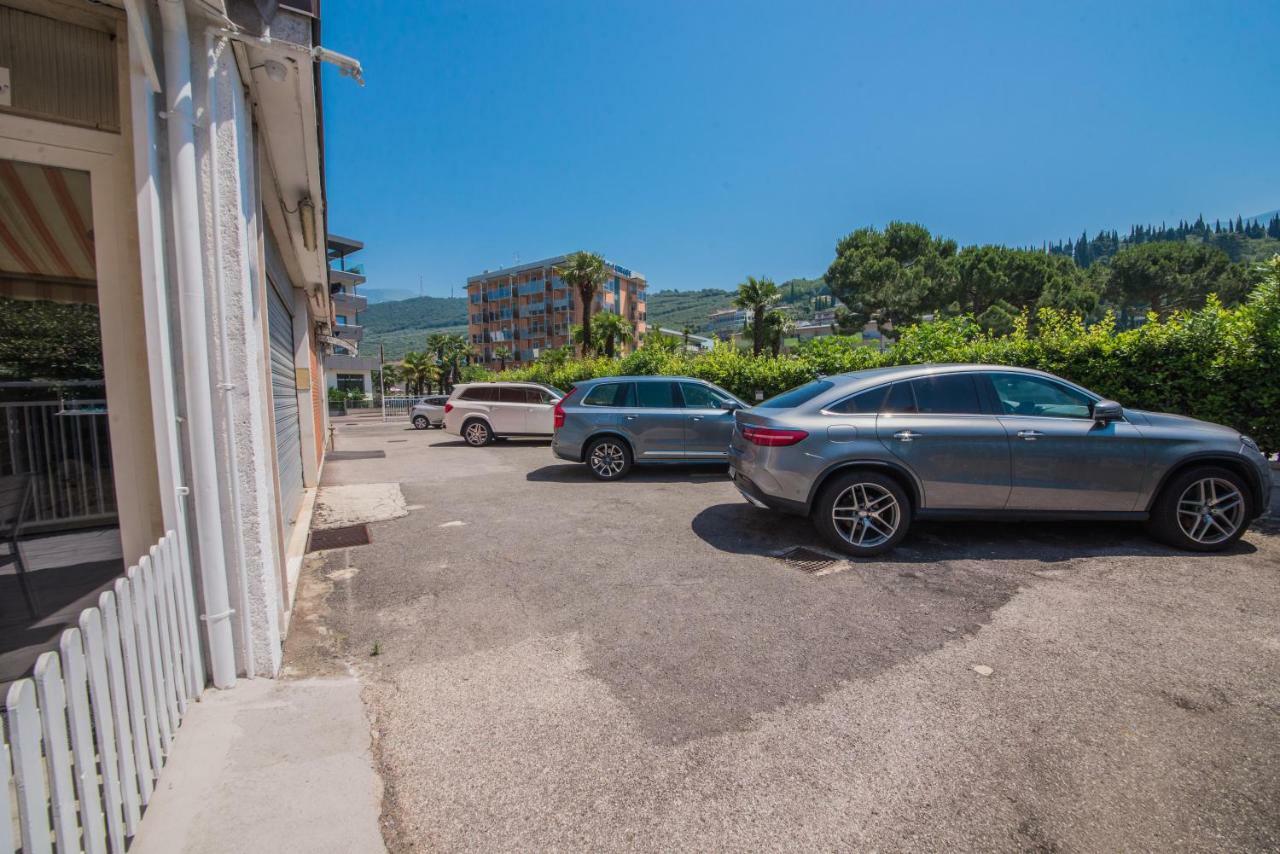 Studio Street View