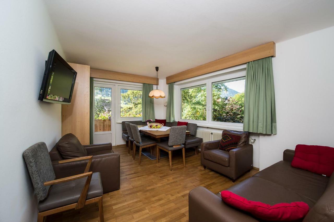 Deluxe Five-Bedroom Apartment