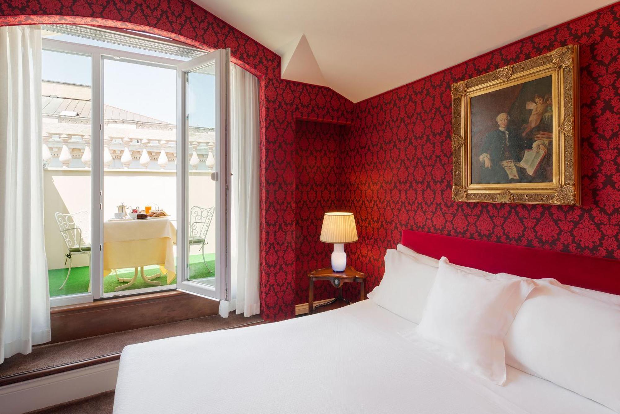 Deluxe Double or Twin Room