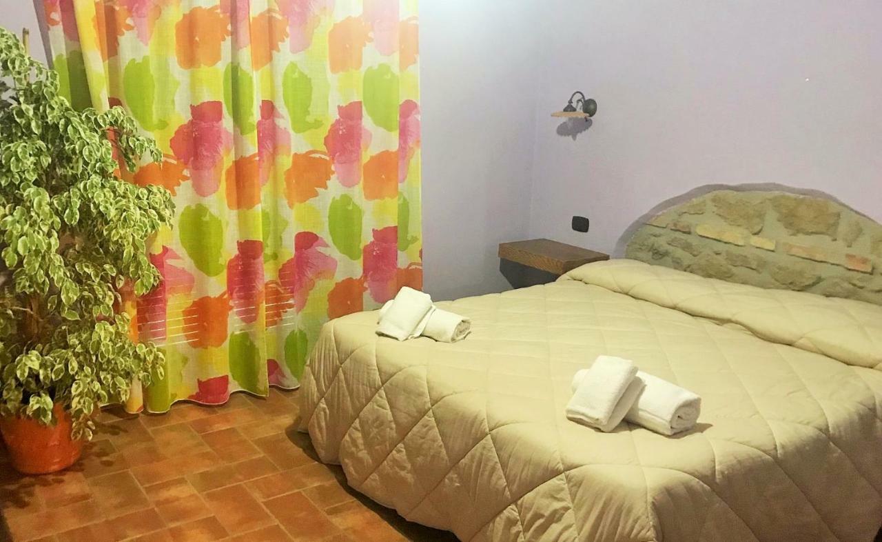 Camera Matrimoniale/Doppia con Letti Singoli con Bagno Privato