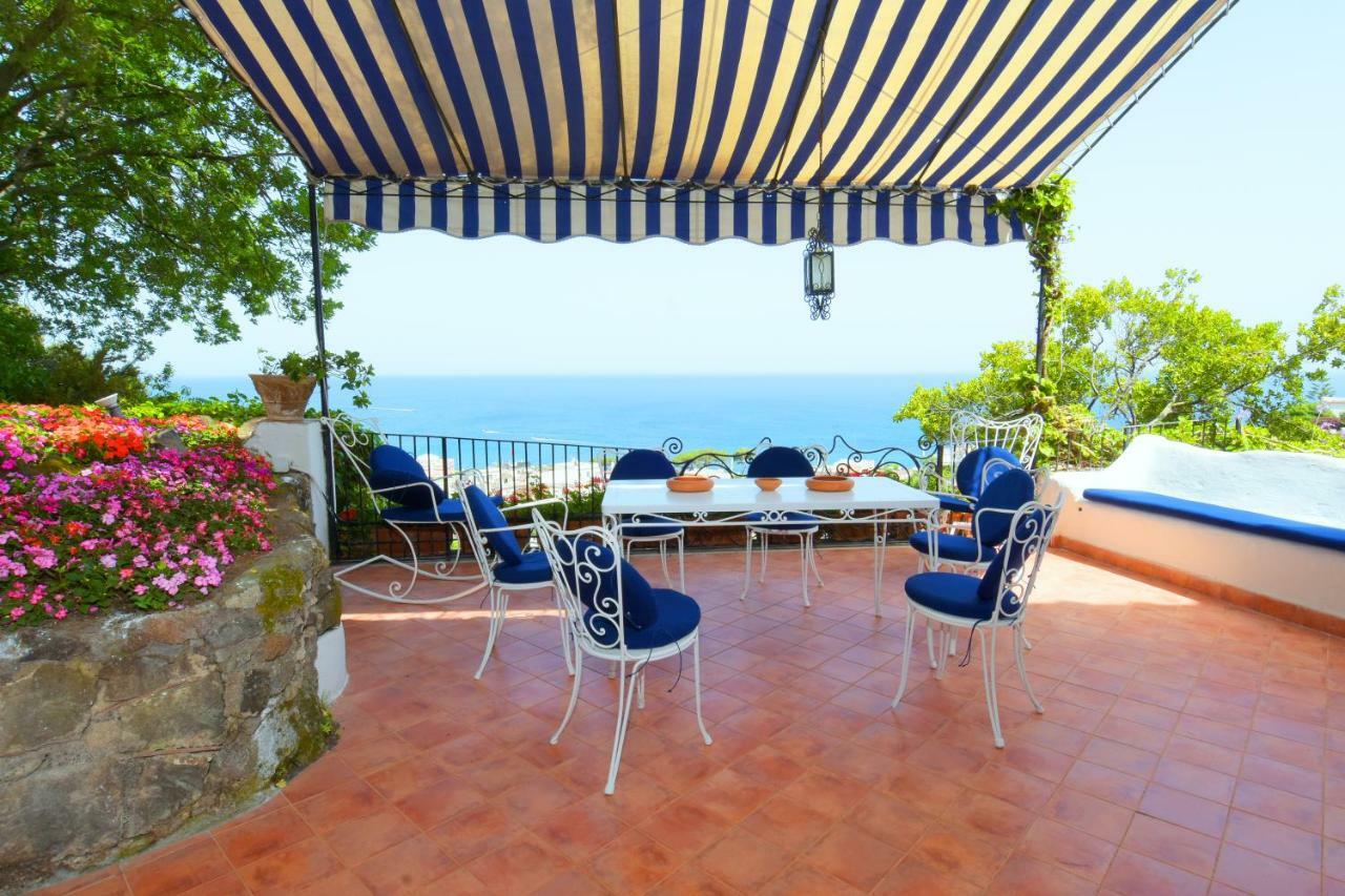Villa con Vista Mare