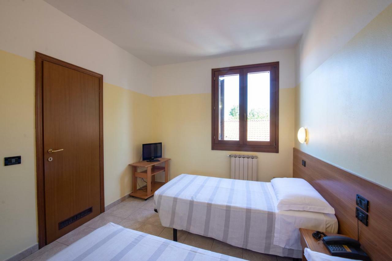 Camera Doppia con Letti Singoli