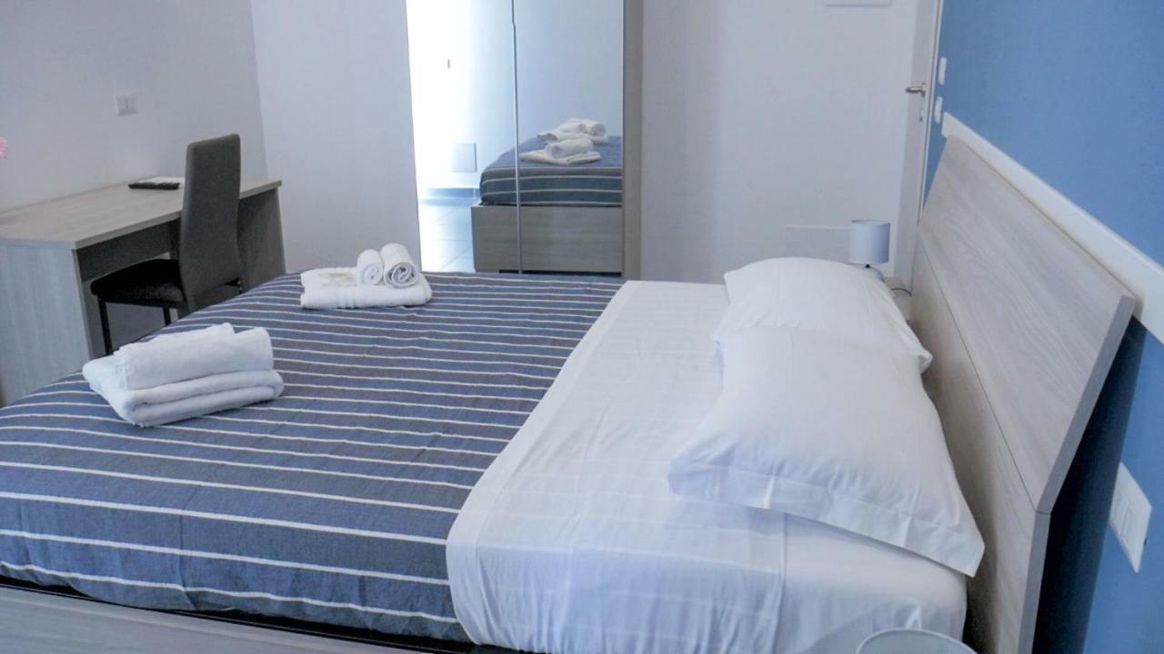 Double Room,905839354:JPEG