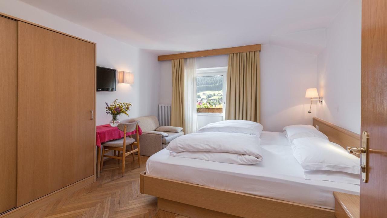 Deluxe Five-Bedroom Apartment
