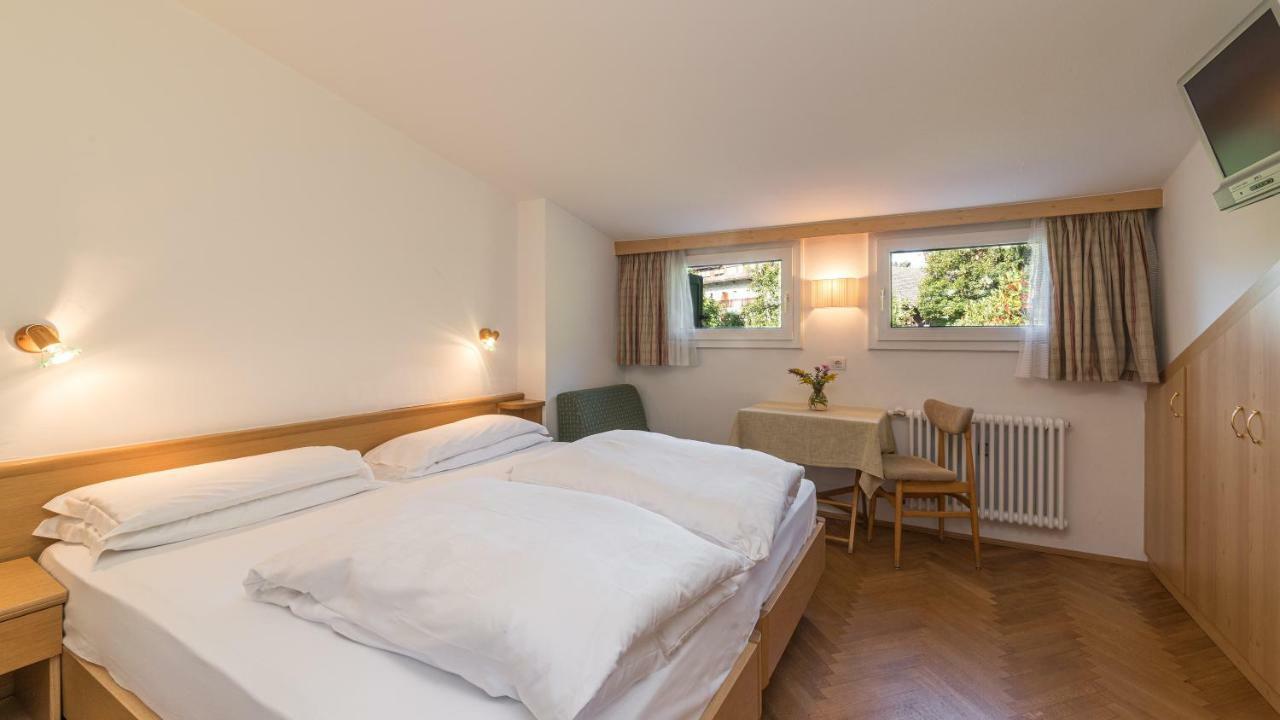 Deluxe Five-Bedroom Apartment