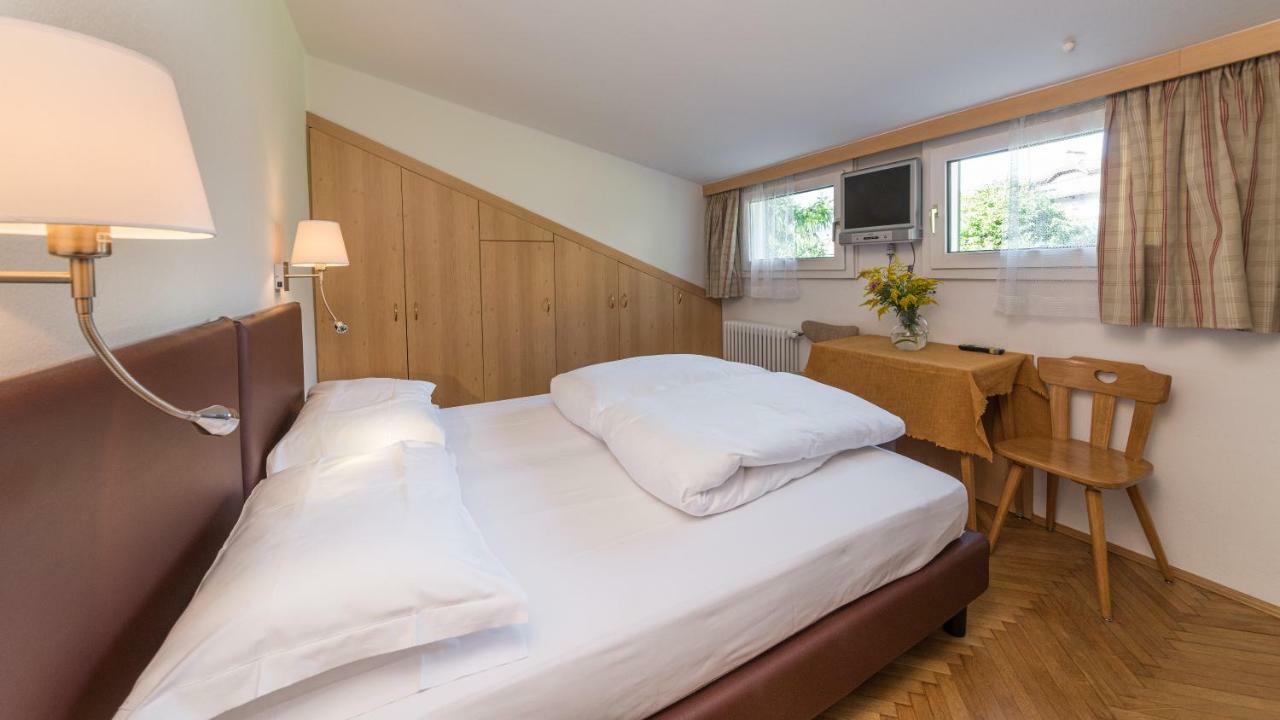Deluxe Five-Bedroom Apartment