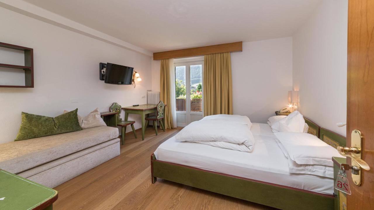 Deluxe Five-Bedroom Apartment