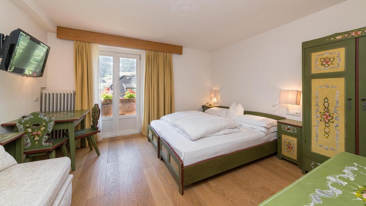 Deluxe Five-Bedroom Apartment