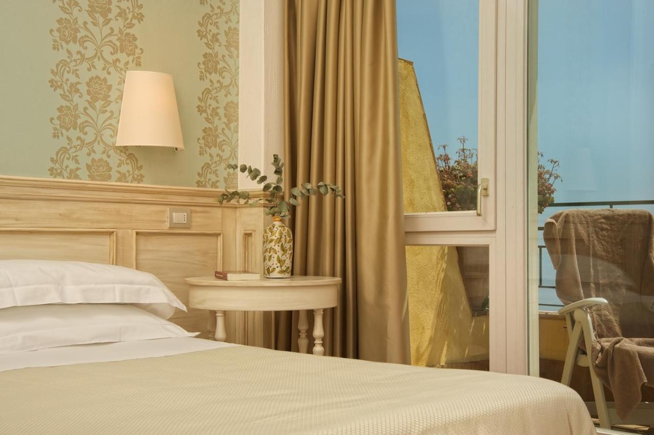 Double or Twin Room Balcony Sea View