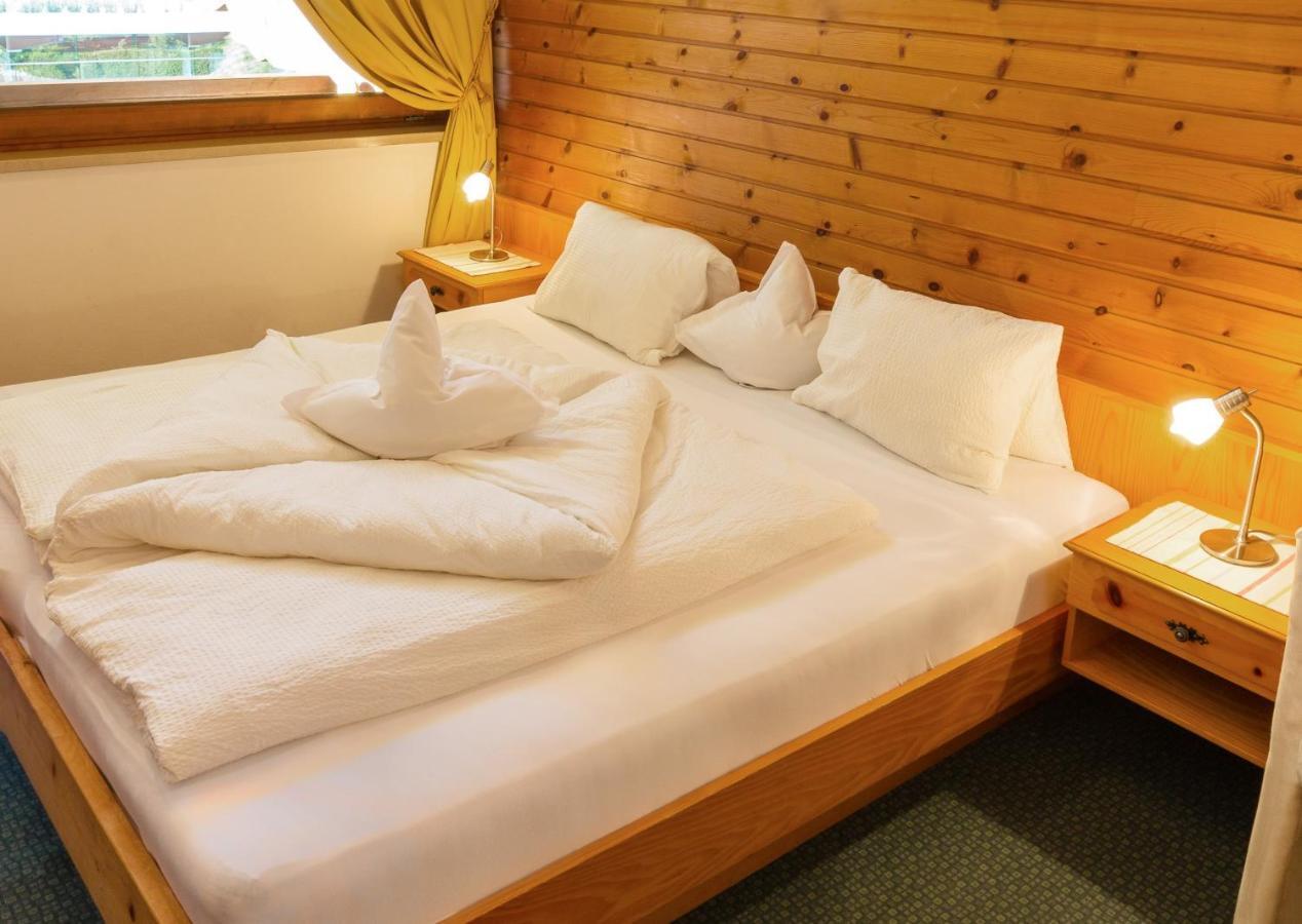Doppelzimmer mit Balkon
