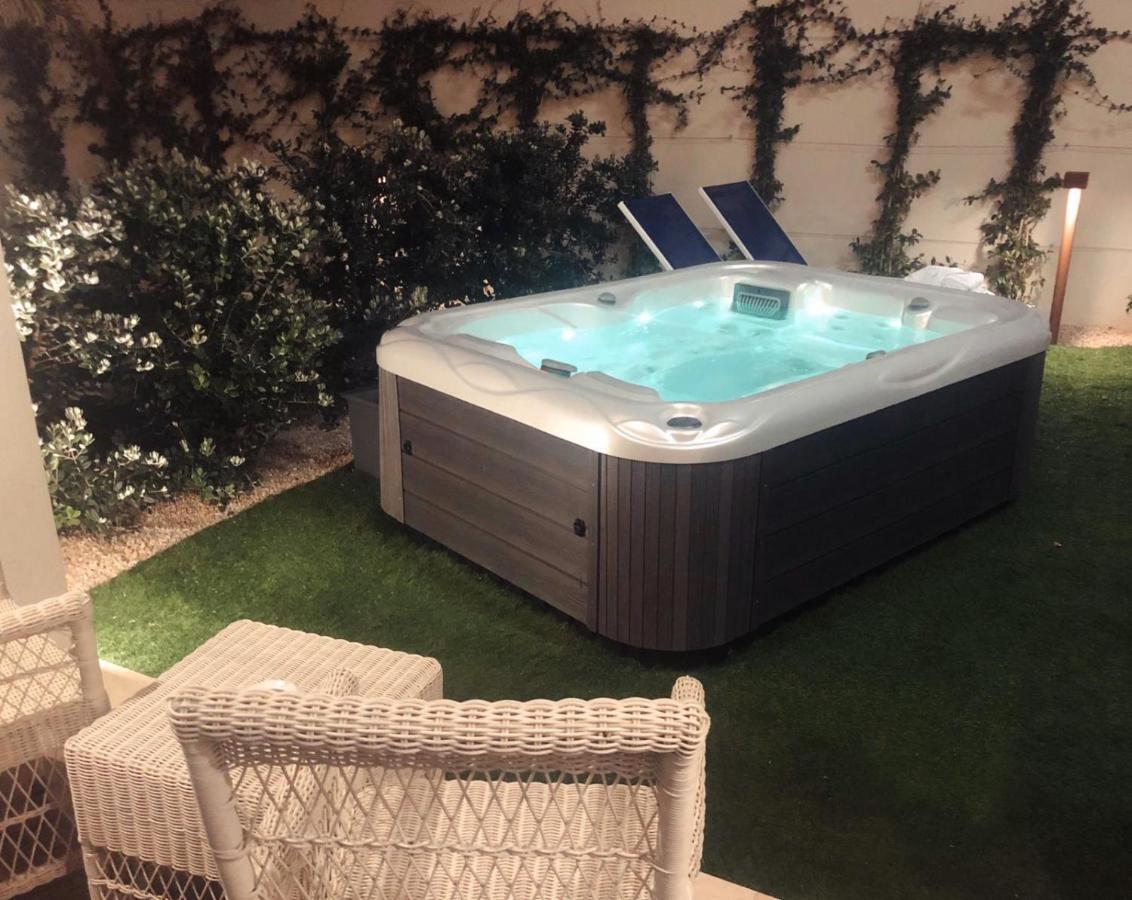 Junior Suite Hot Tub