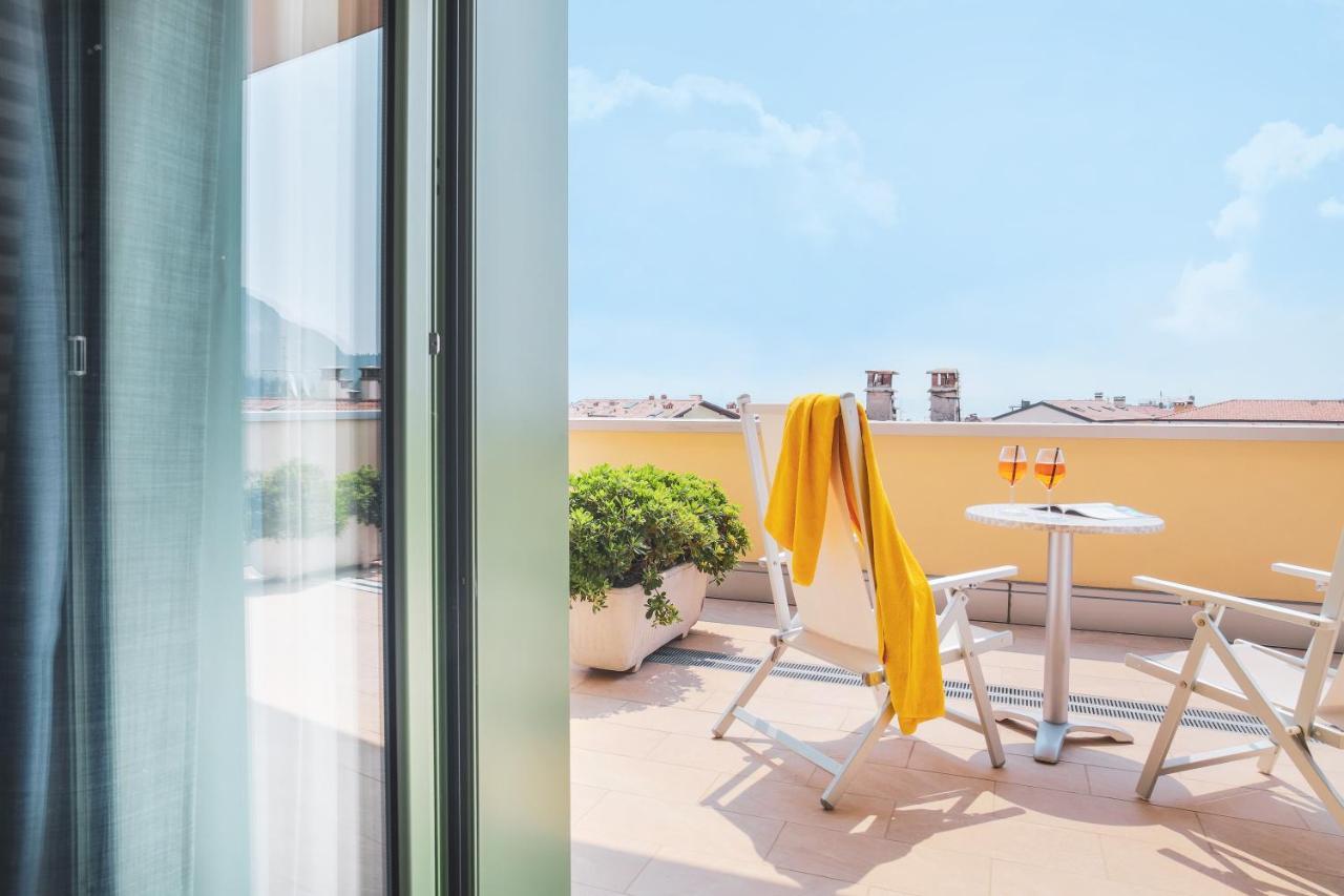 Superior Double or Twin Room with Terrace and Lake View