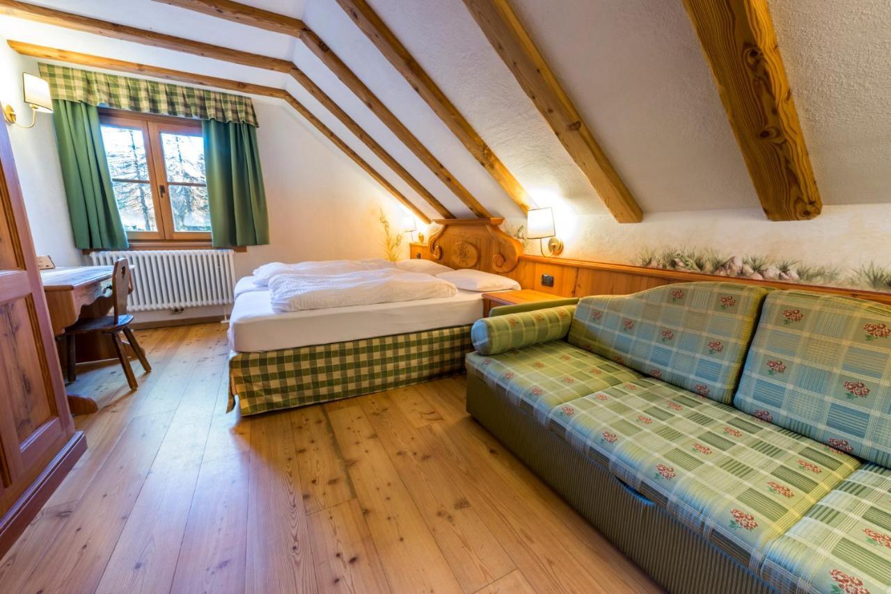 Deluxe Room,945856264:JPEG