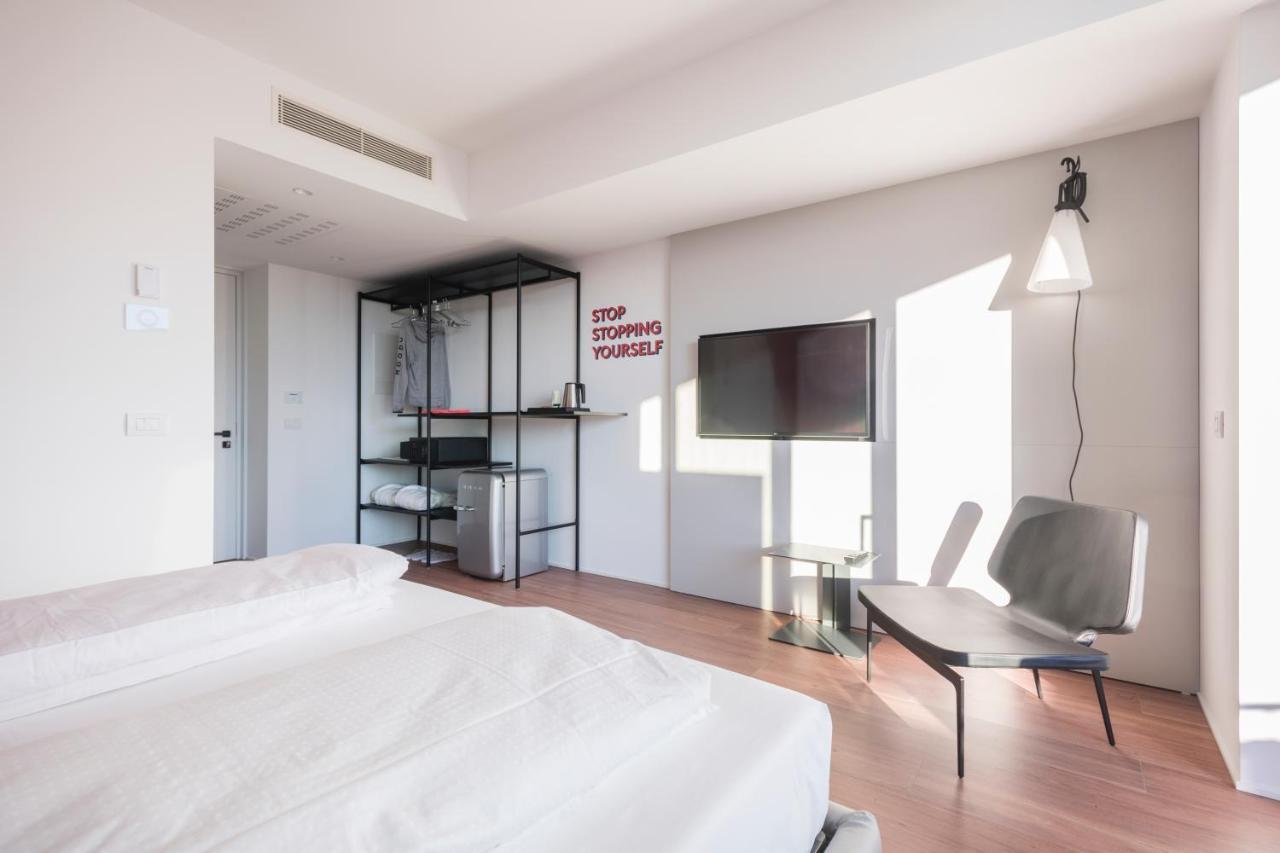 Doppelzimmer mit Balkon