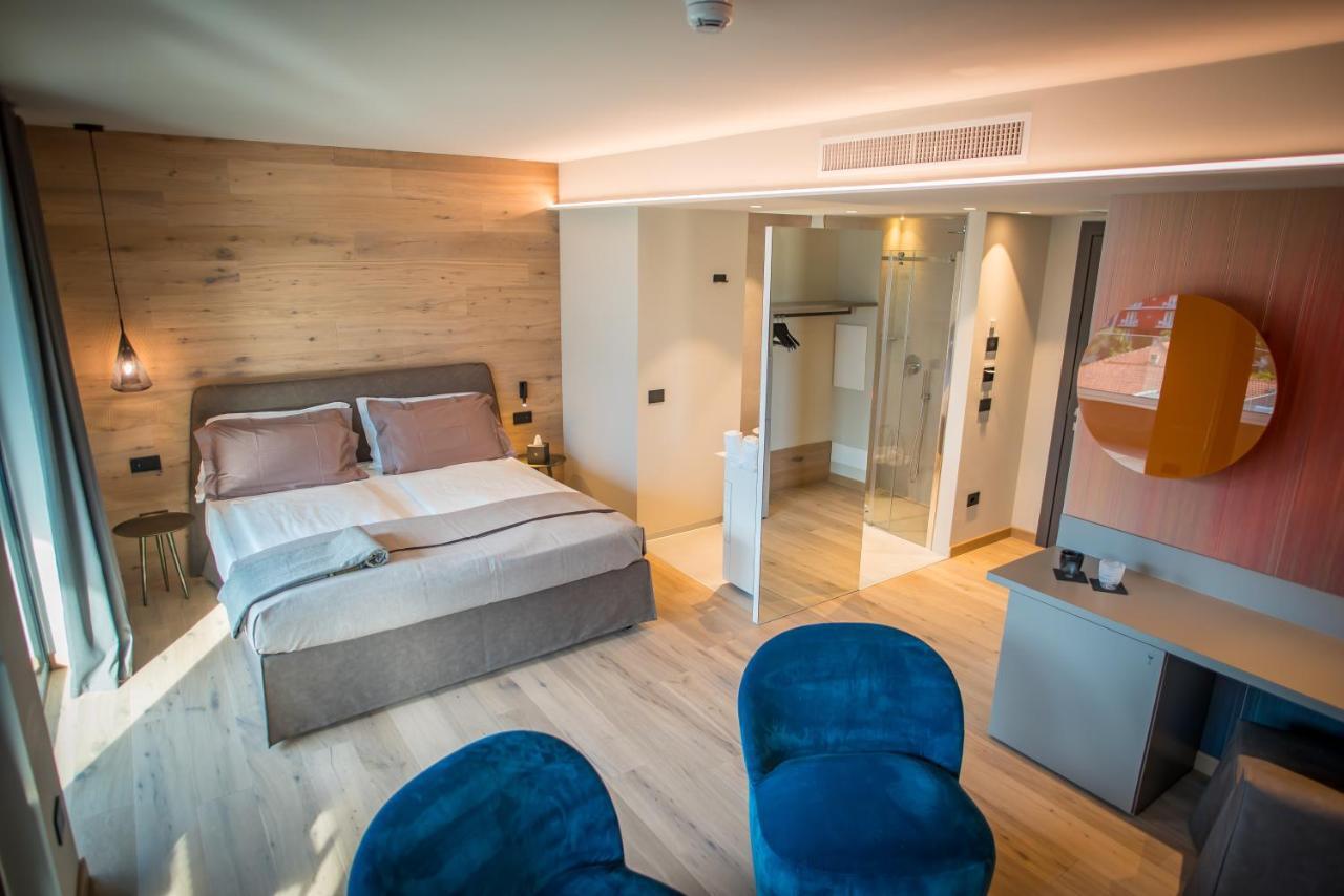 Deluxe Double Room Balcony Mountain View