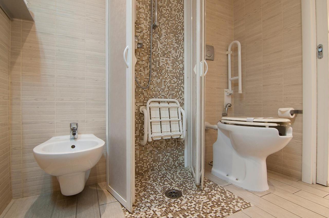 Queen Room Disable Bathroom Annex