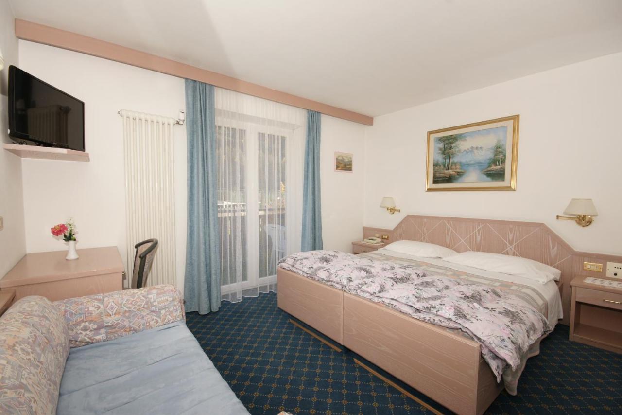 Large Double or Twin Room