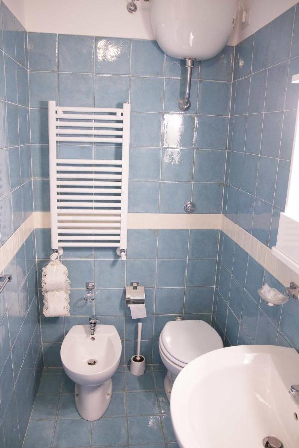Camera Matrimoniale/Doppia con Letti Singoli con Bagno