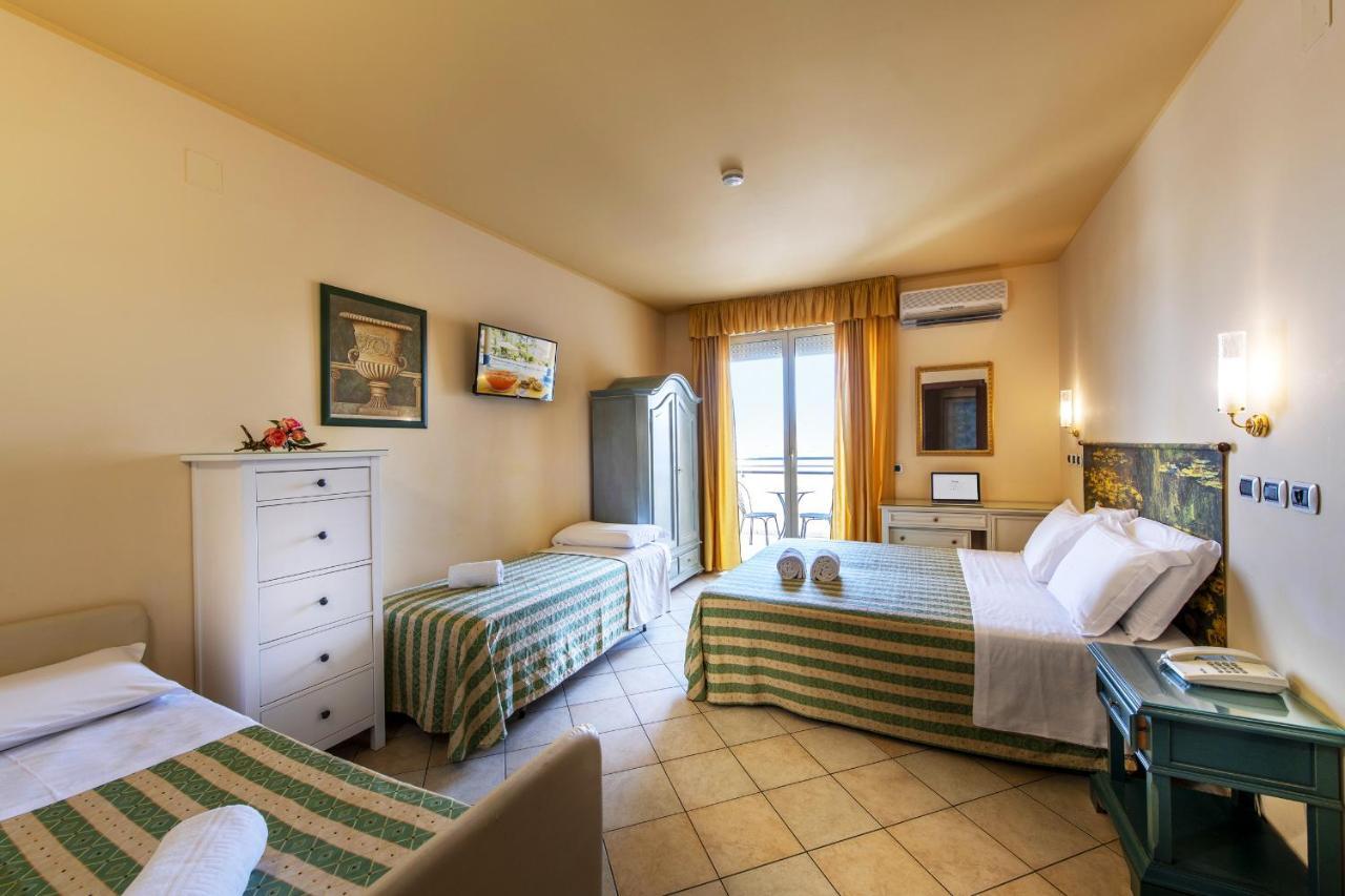 Quadruple Room Sea View