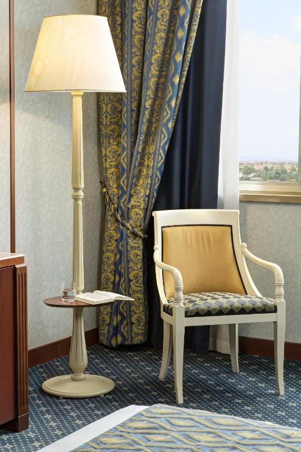 Triple Room 1 King 1 Single Bed