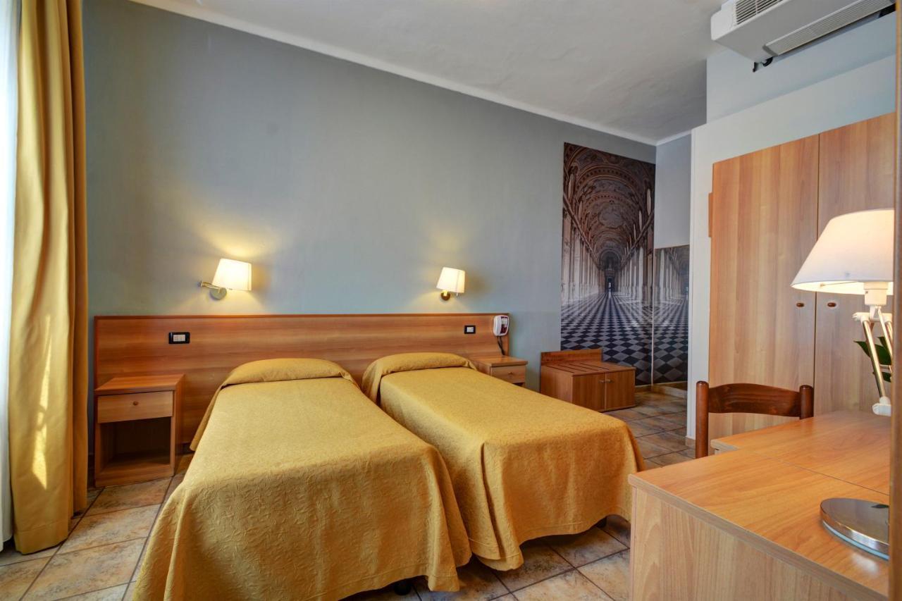 Twin Room,993668539:JPEG