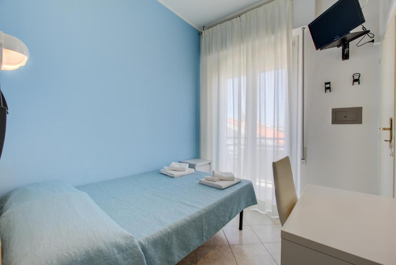 Single Room Balcony