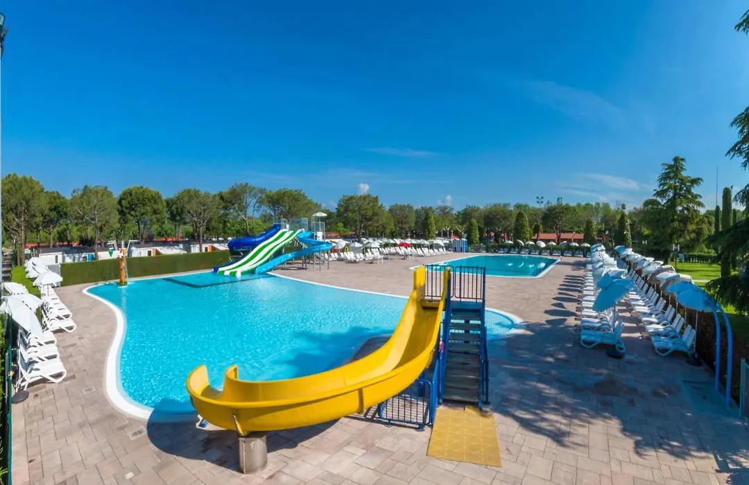 Del Garda Village And Camping-1