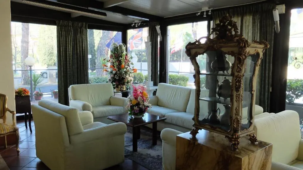 Hotel Flowers-1