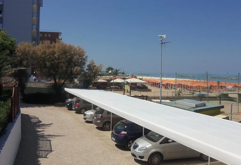 Hotel Spiaggia-1