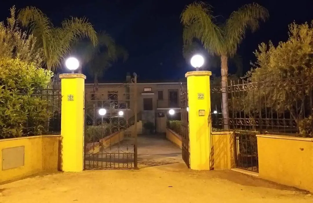Villa Sogno Sulla Spiaggia-1